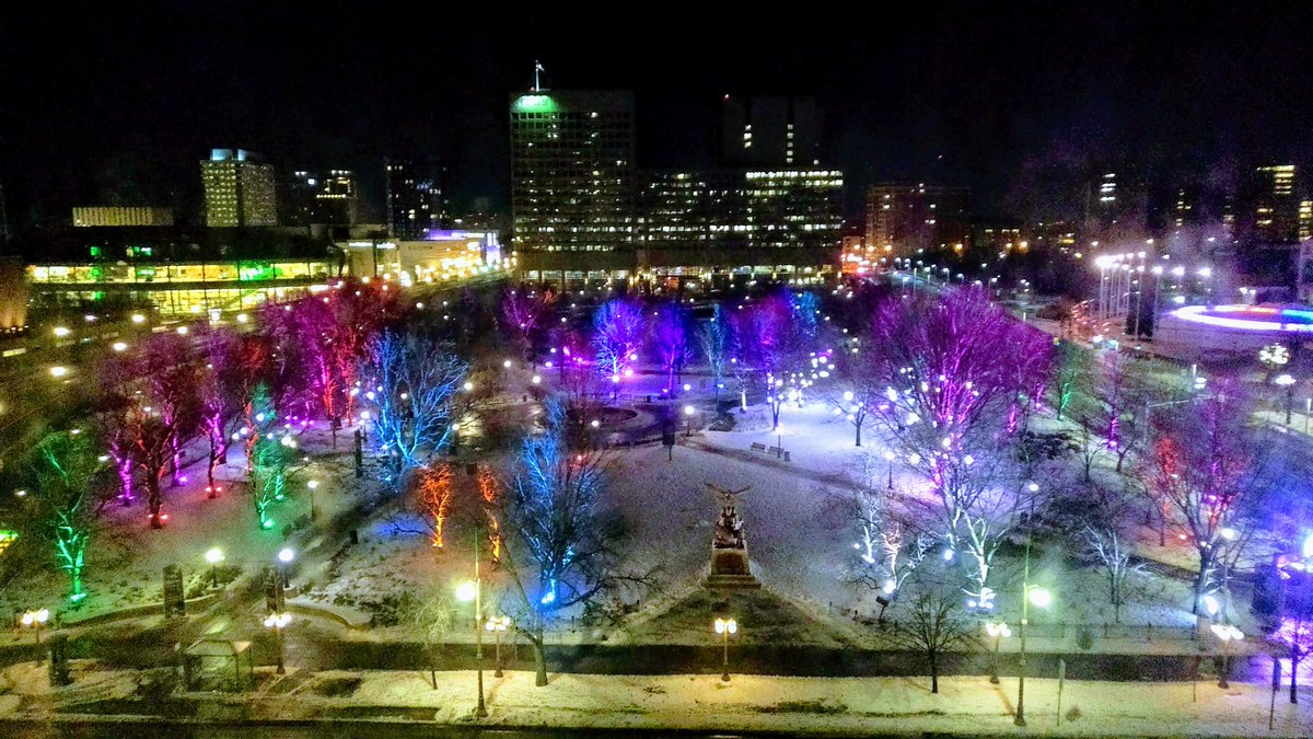 #ConfederationPark #Ottawa at 5 am this #Sunday morning. What a beautiful view to wake to.