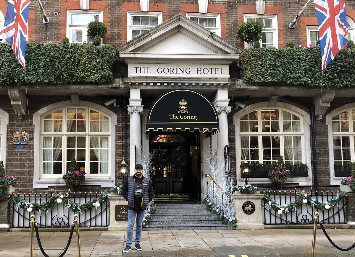 antmiddleton's tweet photo. An amazing weekend spent @TheGoring reconnecting with my British values...Amazing service where absolutely nothing was too much! My jumper is in support of @LoveTheOceans 🙌🏻 Let’s not shy away from hard work to make this world a better place 💪🏻👊🏻 #zeronegativity #fruitsofmylabour https://t.co/q5wG5801Zp
