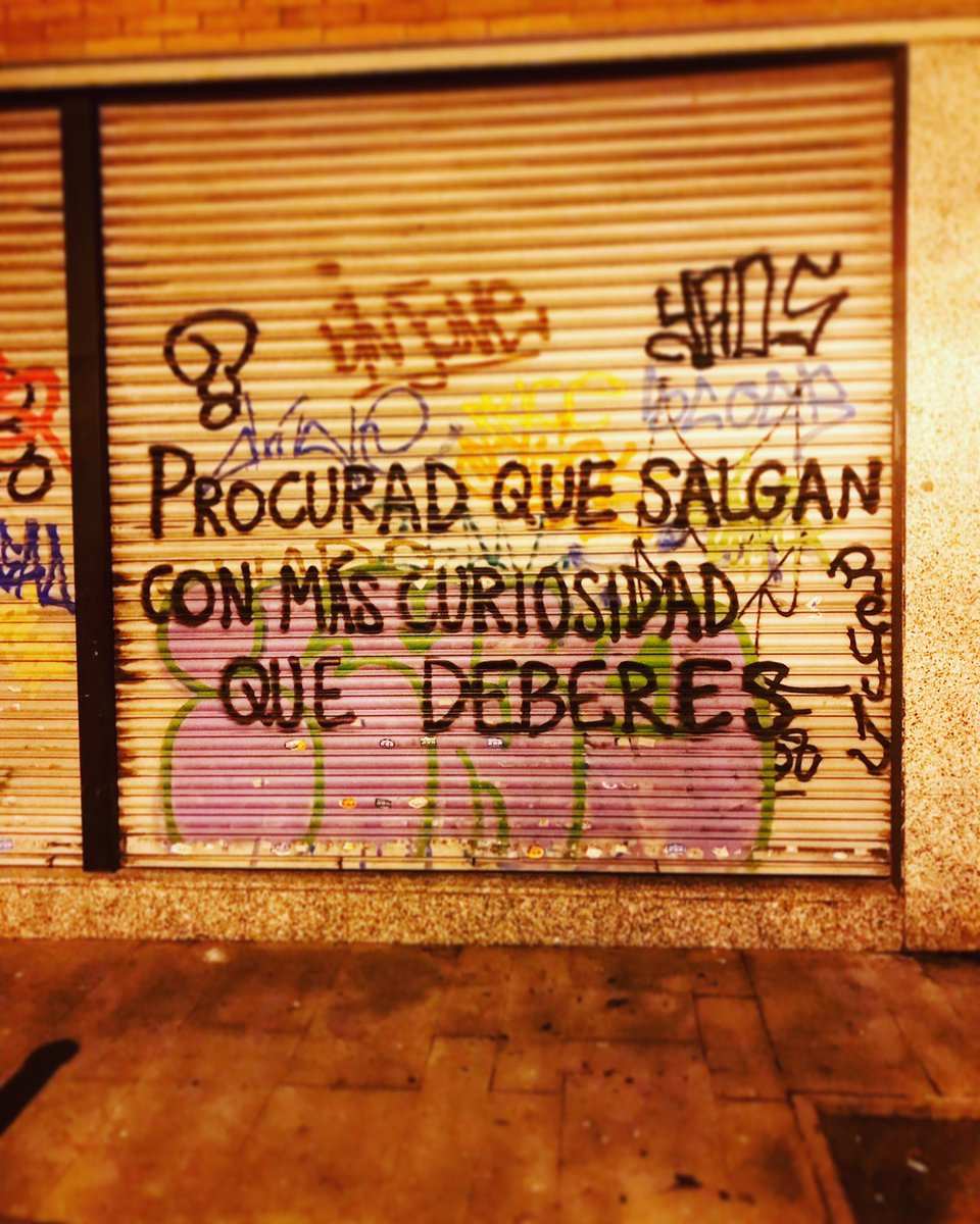 joan_turu's tweet photo. Pintades davant d’escoles que et representen molt fort :) 
#quelacallenocalle https://t.co/SS2eKBvcj5