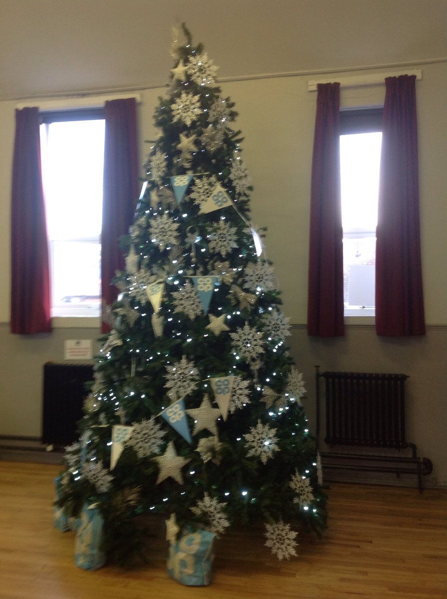 MichaelFrankla3's tweet image. Team @Fishburn fund raise and provide a fabulous Xmas Lunch for their customers and with the help of supporting stakeholders in the community - big well done all. #hubofthecommunity #waysofbeing @NO02kellyj @DerekFurnival