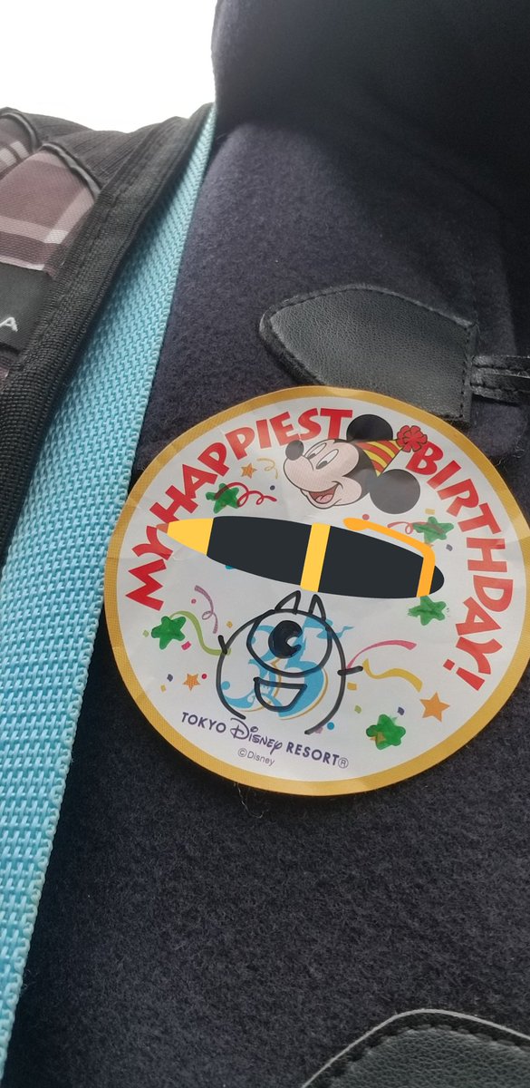 カルマツz Aqours 今日 ディズニーでハッピーバースデーシールにキャストさんからマイクを書いてくれた めちゃ可愛いい W