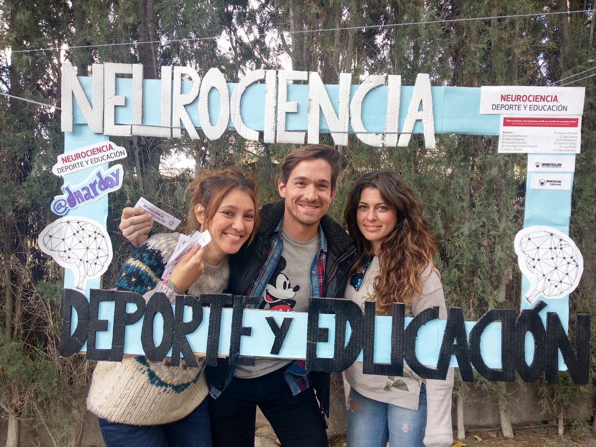 Zaida_RF's tweet photo. Vamos a por el sorteo!!Compartiendo momentos!!
#jornadaspuertasabiertas
#escuelasactivas
#4naranjos
#neurociencia 
@MarinaM05311621 @Fran88om https://t.co/HwlxmuZJll