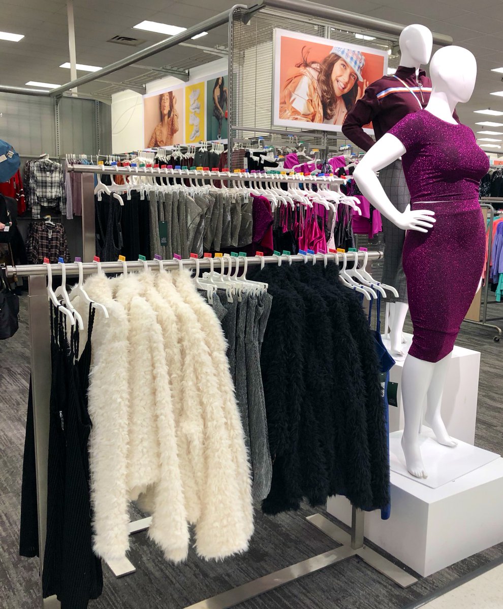 One day only weekend A&amp;A deal you say?? The #SixtyGr8 Style team doesn’t miss a beat! Fresh, full and ready for another big sales day! #WeekendWarriors #HolidayDomination #EastBeast