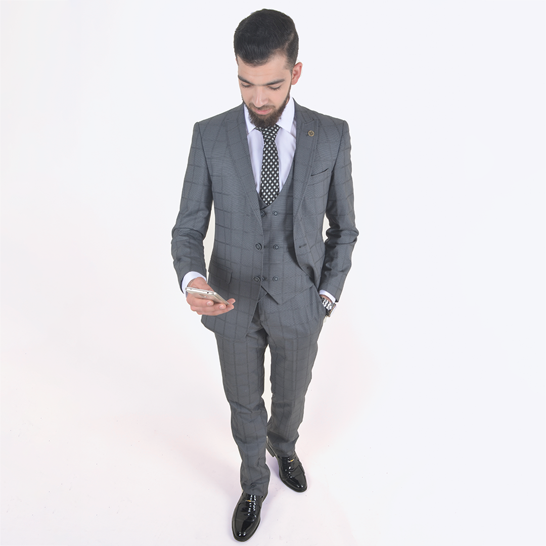 Şıklığınıza modern bir dokunuş katacak takım elbise ile formal görüntünüzü öne çıkarın! 😎😎
🎁 Ücretsiz Kargo 📦
📲 Whatsapp: 0 544 281 58 20 📲