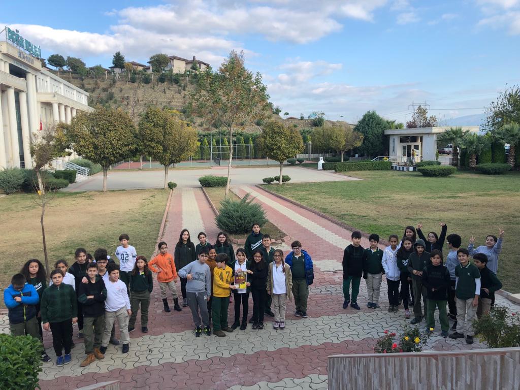 doganazilli_elt's tweet photo. Treasure Hunters with 5th graders😌
#learnenglishwithdogaschools #nazillidoga #treasurehunters
@erincdemirci @AliRizaLule @tbmumcu @ece_hamret @ebrualgr @TastanSena @pelinuysl19 @ferdadönmez @nazdogakoleji https://t.co/PzkPbGfK7g