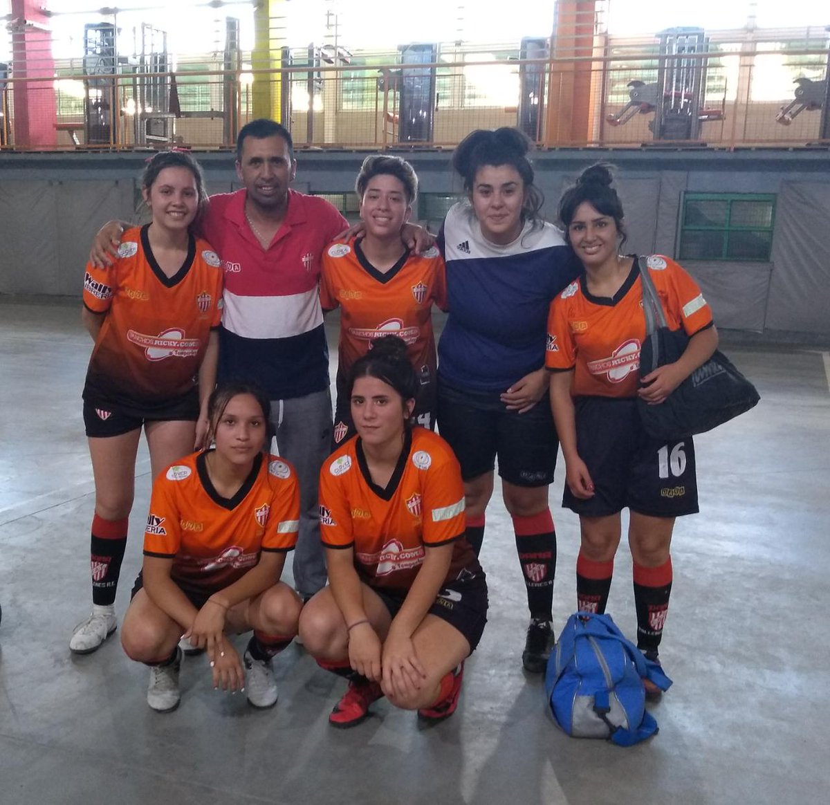ClubTalleresOk's tweet photo. #FutsalFemenino
Final #3raDivisión
#CENARED: 6
@ClubTalleresOk 🇦🇹: 1 (Denise Caraballo)
#VamosLasChicas
#VamosTalleres🔴⚪🔴 https://t.co/Ge3tQLpNwM