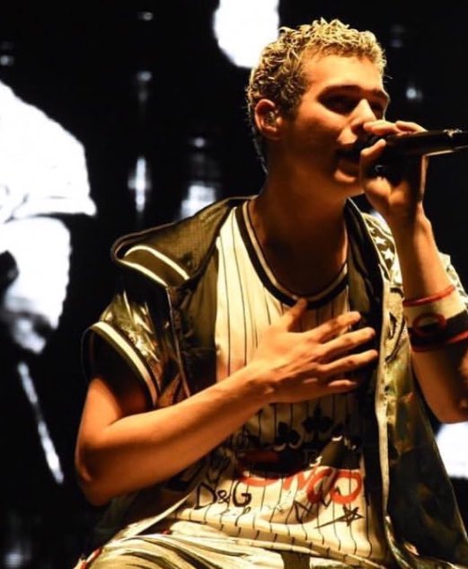 bestcncopic's tweet photo. Zabdiel on tour 🎤 ✨ https://t.co/KC3msF0Tmp
