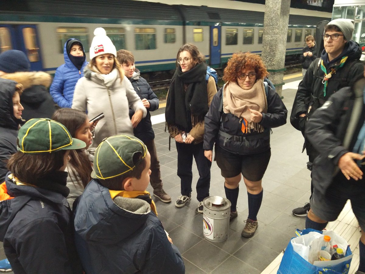 GenovaXX's tweet photo. Arrivati! @LuceBetlemme @agescidiamante @agesciliguria https://t.co/Vdf6G497Kd
