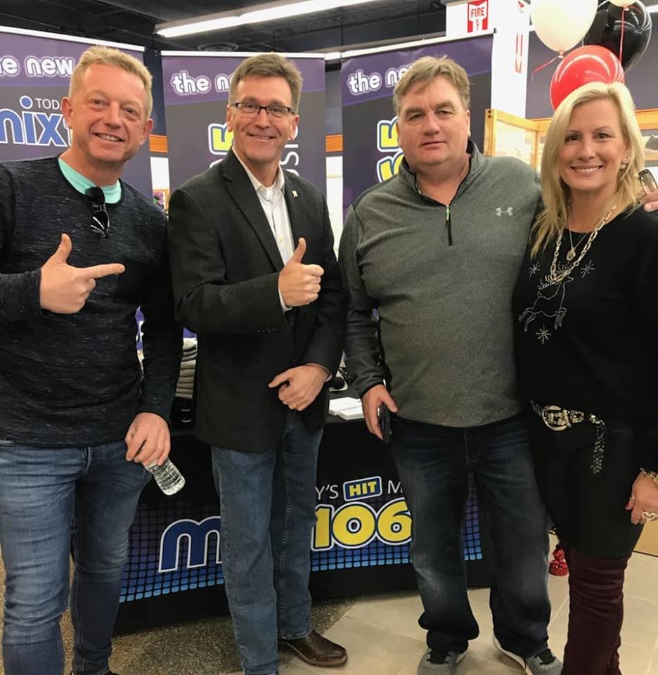 billwalkerbgos's tweet photo. Great to meet the new owners of #DirectLiquidation and Jeff Schwarz #TheLiquidator in Owen Sound today #openforbusiness #jobs #economy https://t.co/dh5gWomlhK