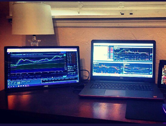 GouveiaMildred's tweet photo. Por las metas y sueños, se trabaja y se aprende 24/7 📝📈📉
- - 
#16Dic #Felizdomingo #Sunday #FelizTarde #Motivación #Felicidad #exito #Metas #proposal #Dinero #BTC #btcclicks #dineroporinternet #Liderazgo #Negocio #LibertadFinanciera #Criptomonedas #Barquisimeto #Venezuela #RT https://t.co/vrTGjA9p8H