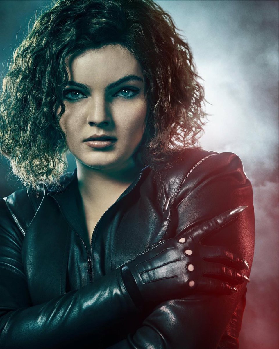 Actress @CamrenBicondova as Selina Kyle / Catwoman for <a href="/Gotham/">Gotham</a>  #majestyblack #nailgloves #gothom