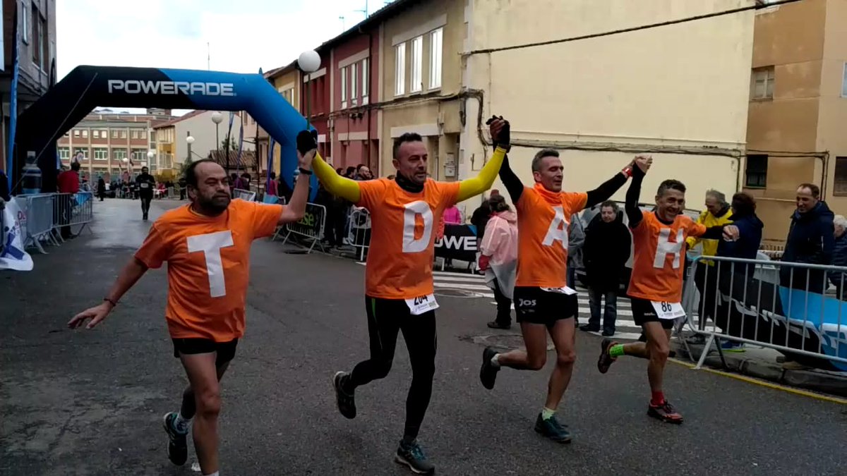 Hoy en el #crossdelCrucero en #Burgos nos han dado una gran sorpresa!!! 😊😊 padres implicados de #Abudah haciendo visible el #TDAH 
Gracias por vuestro esfuerzo y superación ✌✌