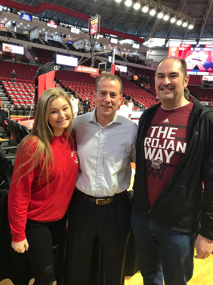 RussellNewton9's tweet photo. Good luck Coach Cunningham and the Troy Trojans vs. the Tops today! https://t.co/eMUwXcW430