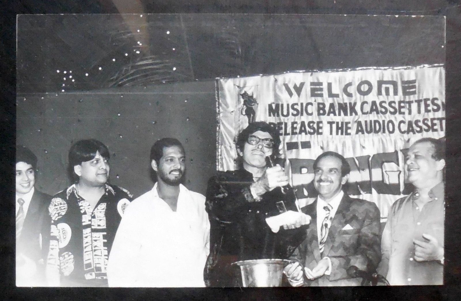 ACTOR HARISH KUMAR: CAREER WAS RUINED BY AN ACCIDENT 5 Film History Pics on Twitter: "“ peele peele oh more raja , peele peele oh more jaani ..” Raaj Kumar, Nana Patekar, director Mehul Kumar, composer Laxmikant, during the music launch of '