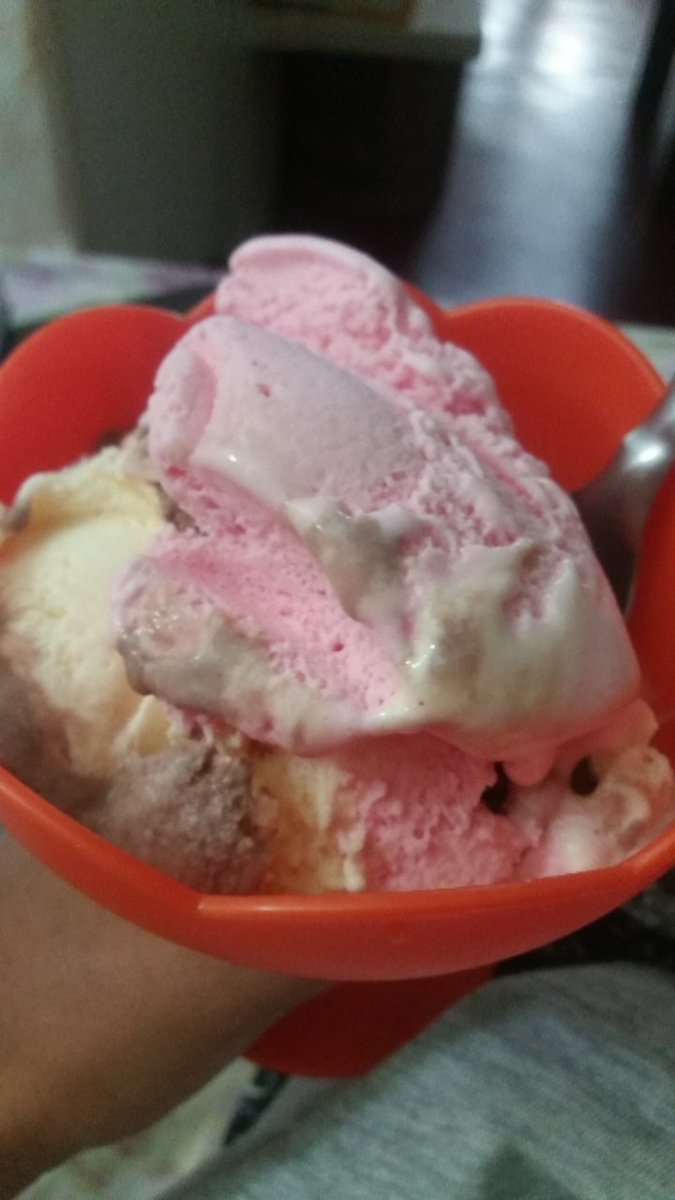 Barbara87993257's tweet photo. Ai, que calor! Aproveite o verão para se refrescar com um delicioso sorvete https://t.co/1kWubty90x