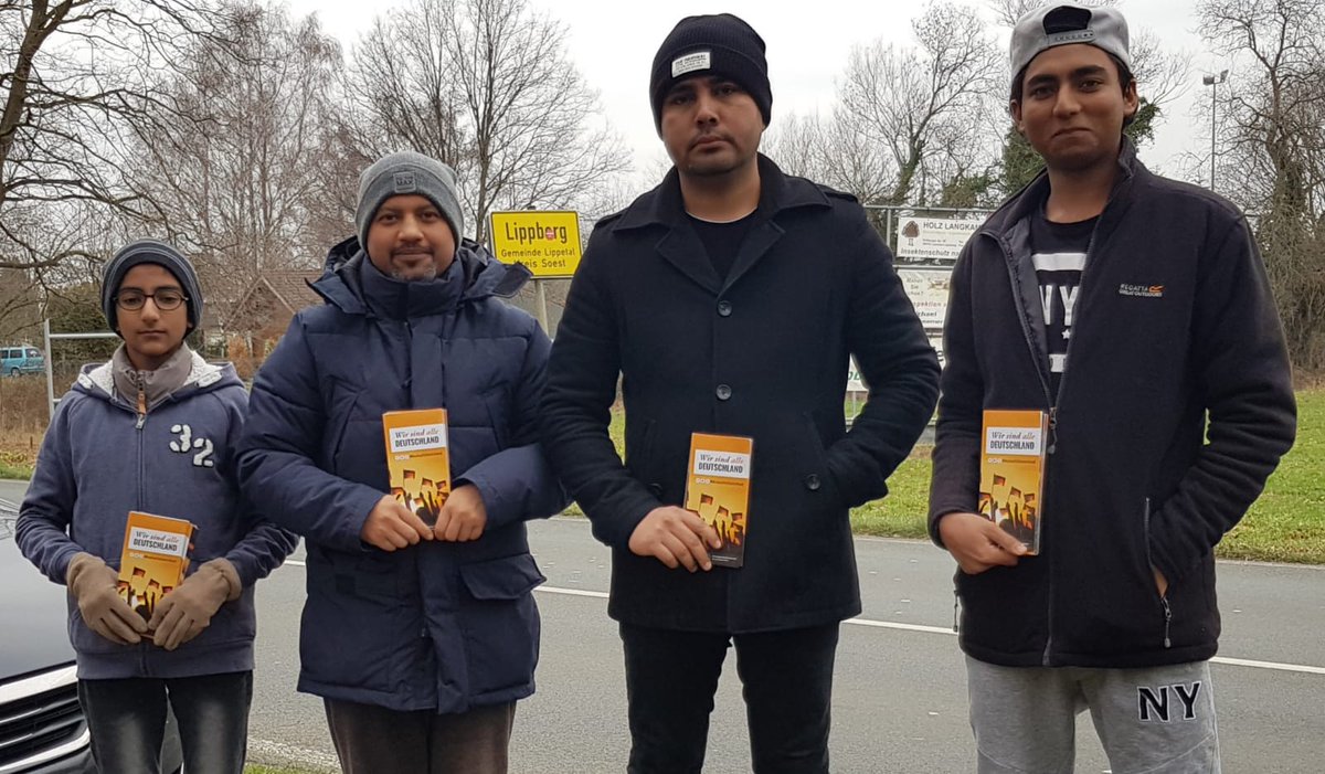 mkasoest's tweet photo. Flyer aktion Khuddam and atfal Majlis Soest 15 Dec 2018
@mkasoest #khuddam #khuddamDE #Ahmadiyya #AhmadiyyaDE #mkasoest #soest #islah #AhmadiyyaJugend https://t.co/AXXwGTJY4z