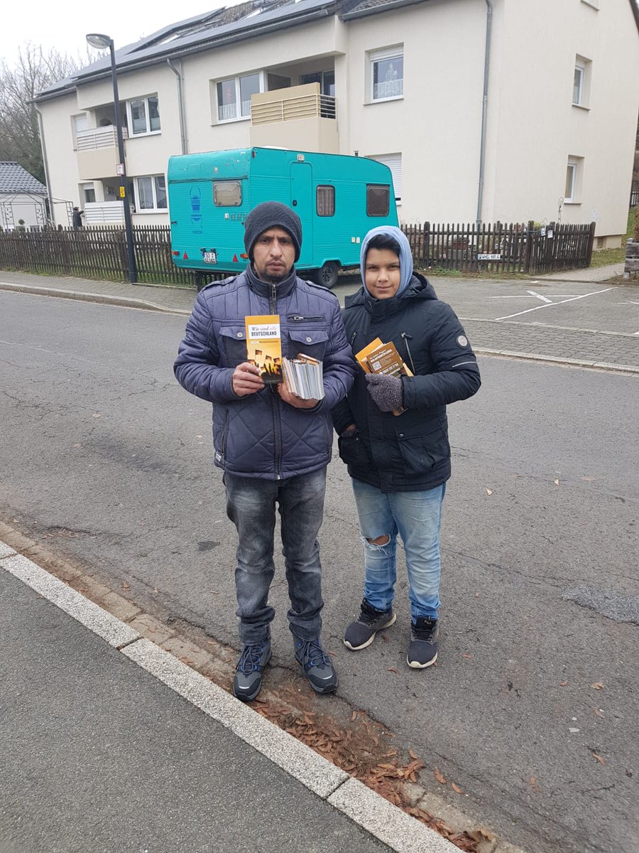 mkasoest's tweet photo. Flyer aktion Khuddam and atfal Majlis Soest 15 Dec 2018
@mkasoest #khuddam #khuddamDE #Ahmadiyya #AhmadiyyaDE #mkasoest #soest #islah #AhmadiyyaJugend https://t.co/AXXwGTJY4z