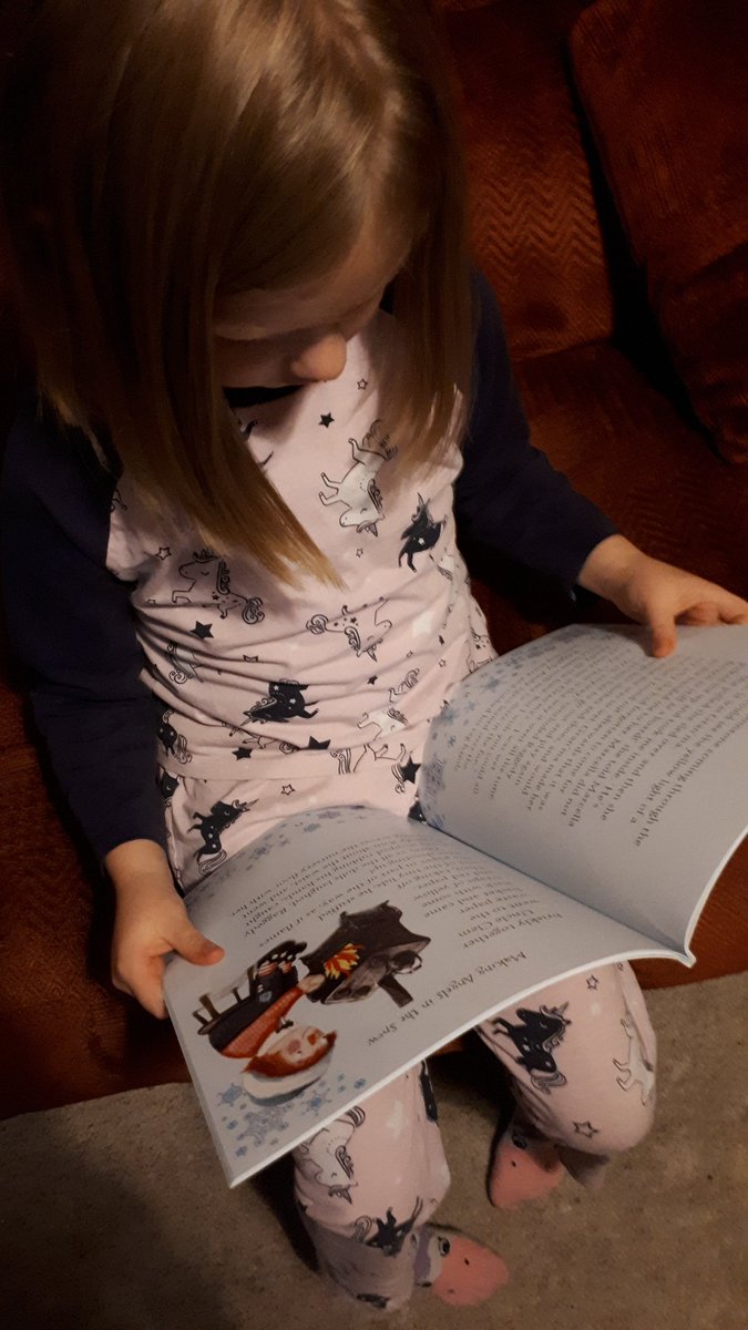 MissELSpencer's tweet photo. @Mr_Fotheringham @LadywoodKH Day 16 of our advent reading #festivefunreadingtree https://t.co/1lWkeJYH6H