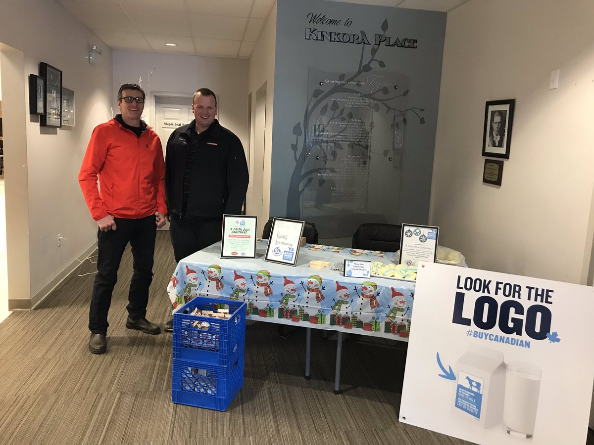 milk and cookies go perfect with a Santa visit!!!   #dairybluechristmas in Kinkora today!   <a href="/ADL_PEI/">ADL_PEI</a>  <a href="/dfc_plc/">DFC / PLC</a>