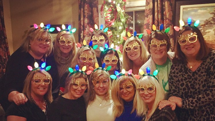 deedie2010's tweet photo. Wow such a fun night. Love these girls https://t.co/ZMpr8MXmG5