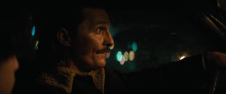 akospeterbencze's tweet photo. WHITE BOY RICK (2018): '80s, Detroit, drugs. Nothing we haven't seen before but McConaughey carries the whole movie right until the end as he plays the white-trash gun dealer father from Detroit, and delivers a more than fine, underrated performance. The rest is forgettable. https://t.co/mpnNtuneDb