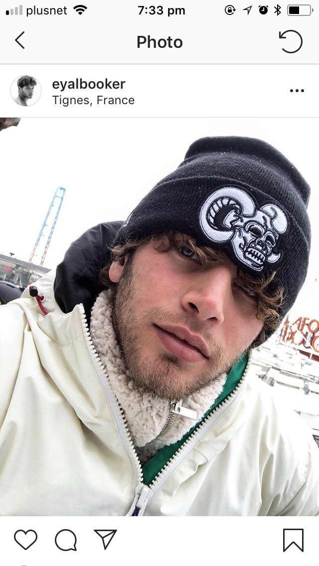 _lhoodless's tweet photo. Imagine goin skiing with that 🤤 https://t.co/Fn3eouN9p3