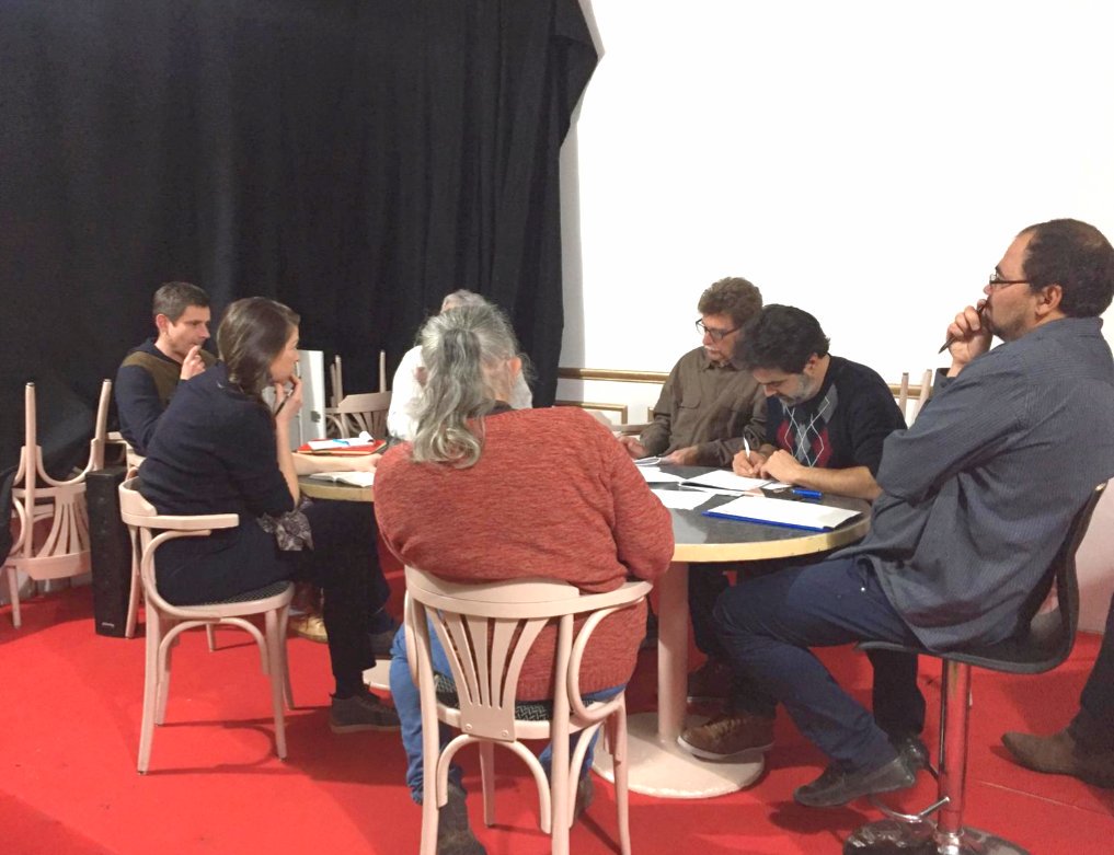 Pr1tempsCorbeil's tweet photo. Ce dimanche le Printemps s’est réuni pour une journée de travail et de formation intense. L’objectif? Réfléchir aux outils qui permettront de construire un projet de ville avec les principaux intéressés : les habitants. #DemocratieParticipative #Ville #CorbeilEssonnes https://t.co/CLbAuXQCcE