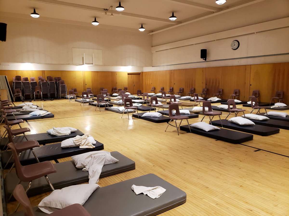 Marty_Mako's tweet photo. Last night all 45 of these beds were full by 11pm. Consider volunteering with Out of the Cold this winter &amp; help make a difference. You can serve coffee, give out blankets or just sit &amp; talk with the guests. Contact @SMUNiagara for volunteer options. #CompassionateSTC https://t.co/XLWXx5ghQP
