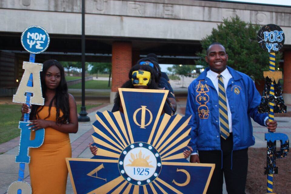 Mariah_mmorris's tweet photo. Today my first founders day 🦅 Joining Alpha Phi Omega was one of my best moments of 2018! 💙💛 A lifetime brotherhood & Service I would never exchange for anything else #LFS #FranksKid #MWAB #1925 https://t.co/esGxtxb90w