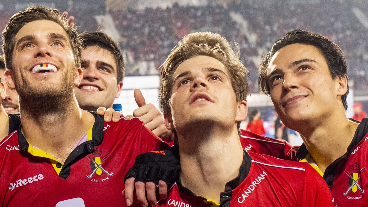 VTMNIEUWS's tweet photo. Historisch: Red Lions voor eerste keer ooit wereldkampioen hockey na  spannende match met shoot-outs tegen Nederland. https://t.co/n6A9Cn0N4l https://t.co/7d1oSOFJou