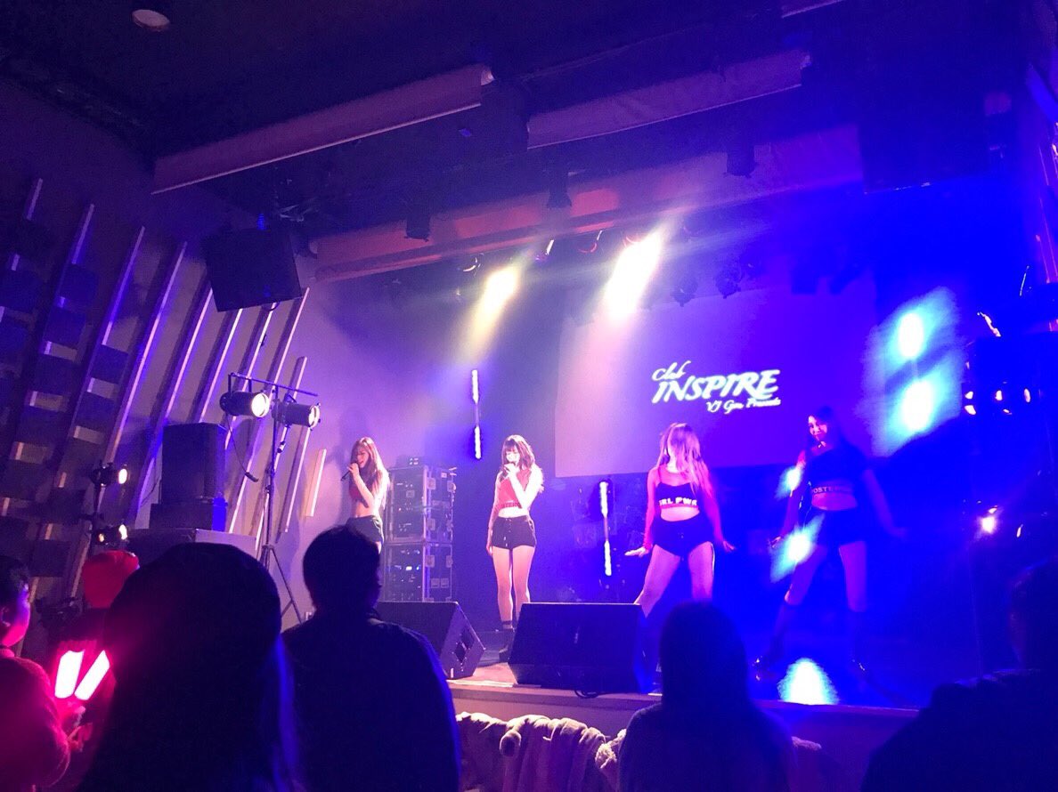 erikaa1226's tweet photo. 本日は #ClubINSPIRE お越しくださりありがとうございました🙇♀️✨
LIVEは楽しさもあり学ぶこともまだまだあります!日々前進!
お写真は #SIRIUS さん!!
そして明日は渋谷VUENOSでお待ちしております🙆♀️2018年、東京で最後のLIVEだよー!
あ、私はグラデロングヘアにイメチェンした❤️
#ONEQUARTER https://t.co/pa9mi3L1wv