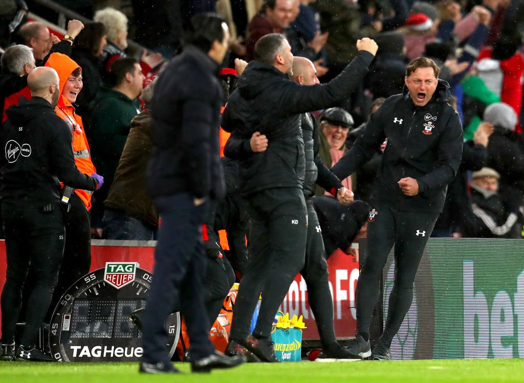 BBCSport's tweet photo. FT Southampton 3-2 Arsenal 

Ralph Hassenhuttl is dancing around St Mary's!  

What a win in his first home game in charge of #SAINTSFC! 

#Arsenal's first defeat in 23 games
👉 https://t.co/RtUyTTrHEB #SOUARS https://t.co/rBMs1Txmew