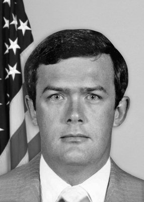 Today, FBI remembers Special Agents Terry Hereford, Charles Ellington, Robert Conners, and Michael Lynch, who were killed on 12/16/1982 in an FBI airplane accident in Ohio. The agents were traveling with a subject to Cincinnati. https://www.fbi.gov/history/wall-of-honor/terry-burnett-hereford … #WallofHonor