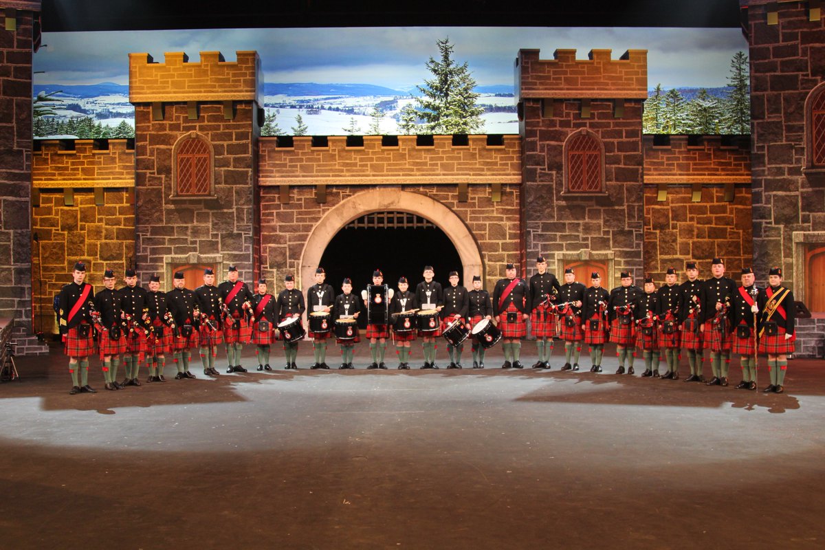 Great to get some photos during the interval during @BaselTattoo with our fellow performers @ACFpipes_drums and @QVSchool. Great work this week, we hope you enjoyed it as much as we did!  
#baselchristmastattoo #pipesanddrums #lookingsmart