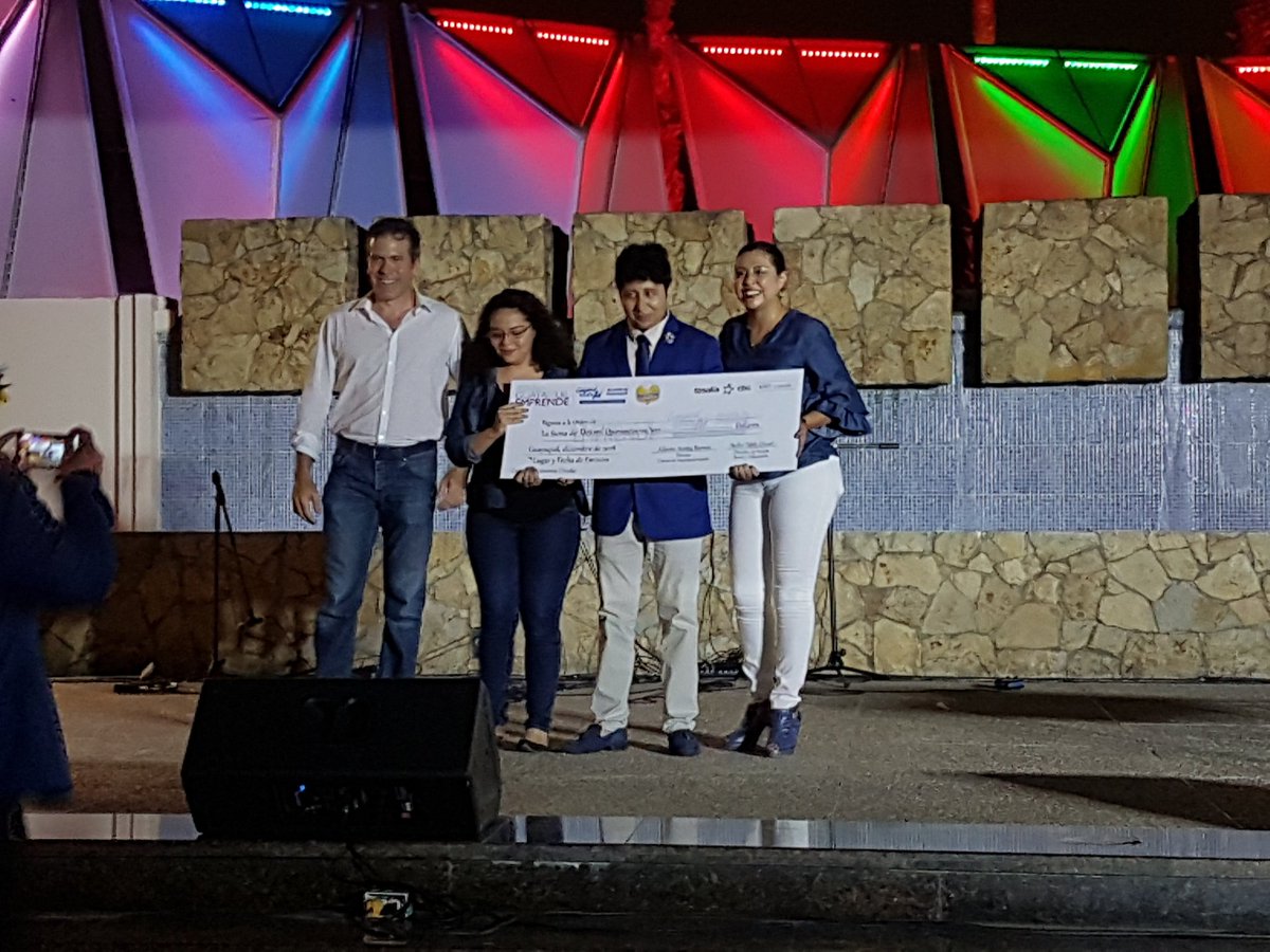chrosero's tweet photo. Excelente manera de promover el Emprendimiento #IDEATON2018, gracias por la invitación a ser jurado @GyeEmprende https://t.co/i2nfBTUoli