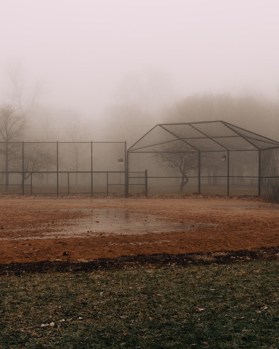 crumbsnmystache's tweet photo. A walk through Humboldt Park this foggy morning. https://t.co/0mOjUOAB8y