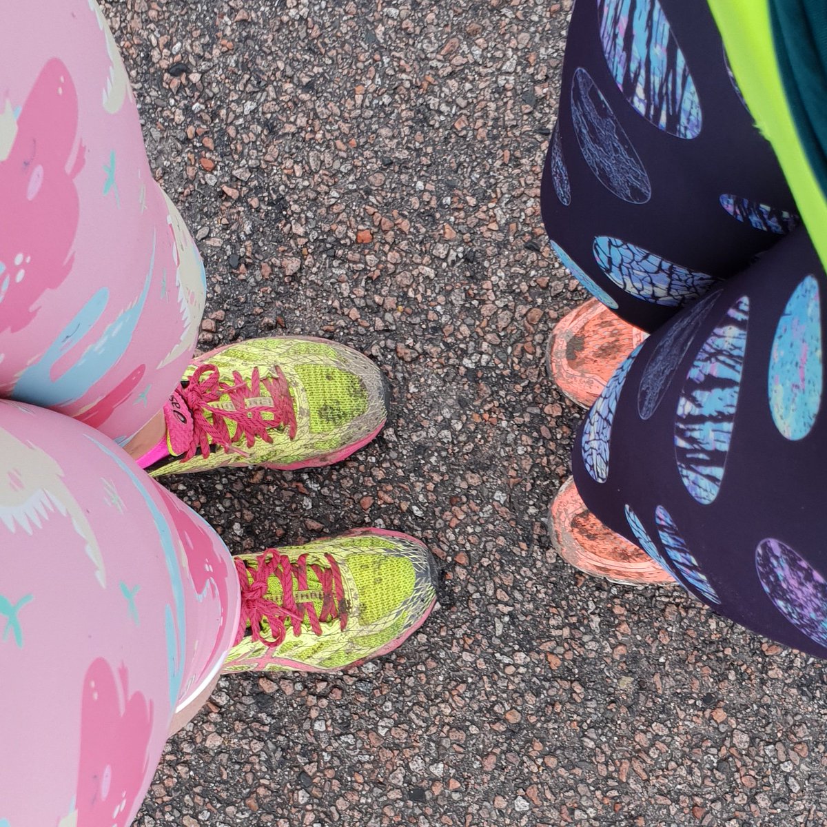 fifijonno's tweet photo. A nice 10km smashed with my girl this morning. Bit of an impromptu run but felt GOOD. 20km down in our Run Up 2 Christmas challenge.
@locketloves #LLL #locketloves #amazingleggings #RU2C @runup2christmas #mytribe #friendswhoruntogether https://t.co/KZuQVs4Wt1