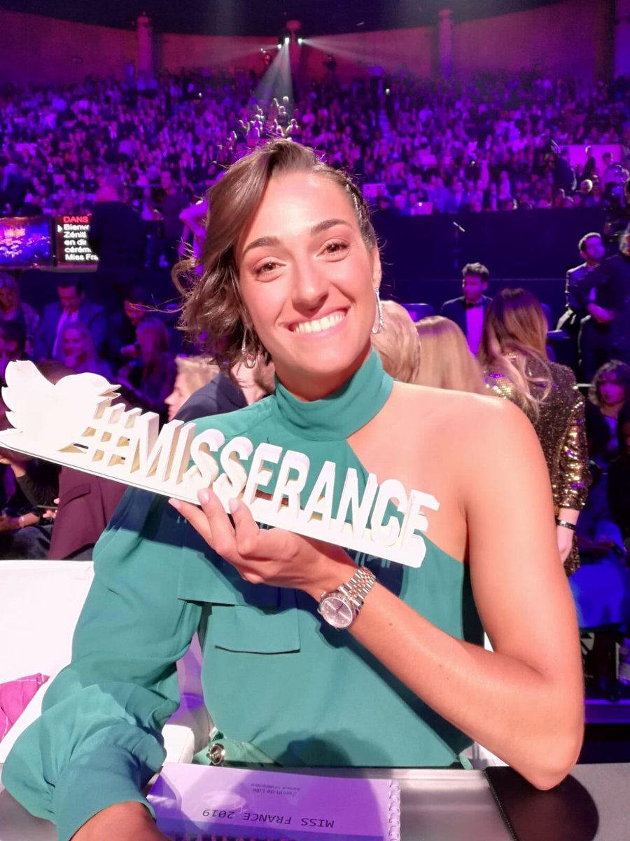 CaroGarcia's tweet photo. Félicitation à la nouvelle miss France @vaimalamachaves ! 👸🏻🇫🇷
Un grand bravo à toutes les miss et à @MissFrance pour ce très beau spectacle ! ✨
Honorée d’avoir fait partie du jury avec ces femmes incroyables, présidé par une légende @linerenaud ! 🙏🏻🤗
#MissFrance2019 https://t.co/aQaLc0nczF