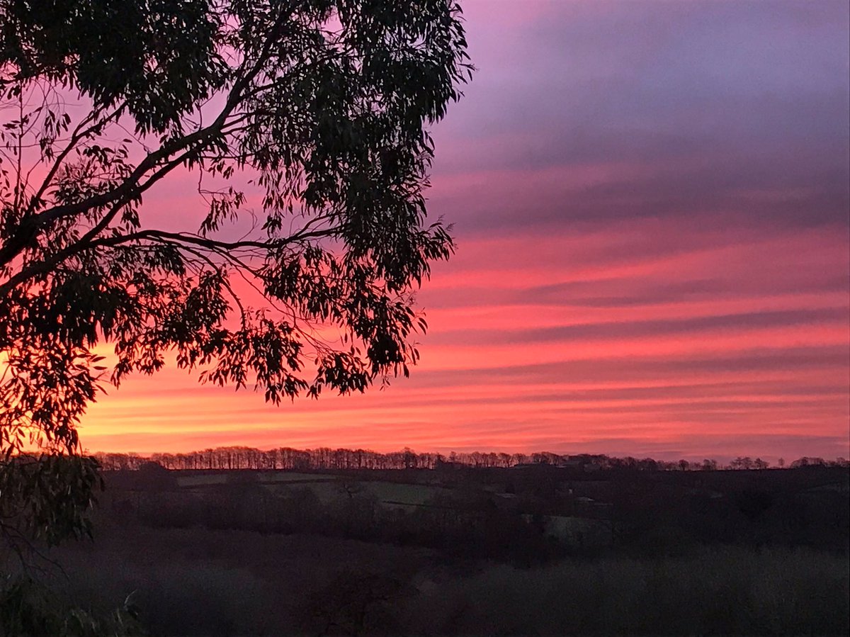 suepett's tweet photo. #knowstone #sunrise #devon https://t.co/vjjwqdC0NH