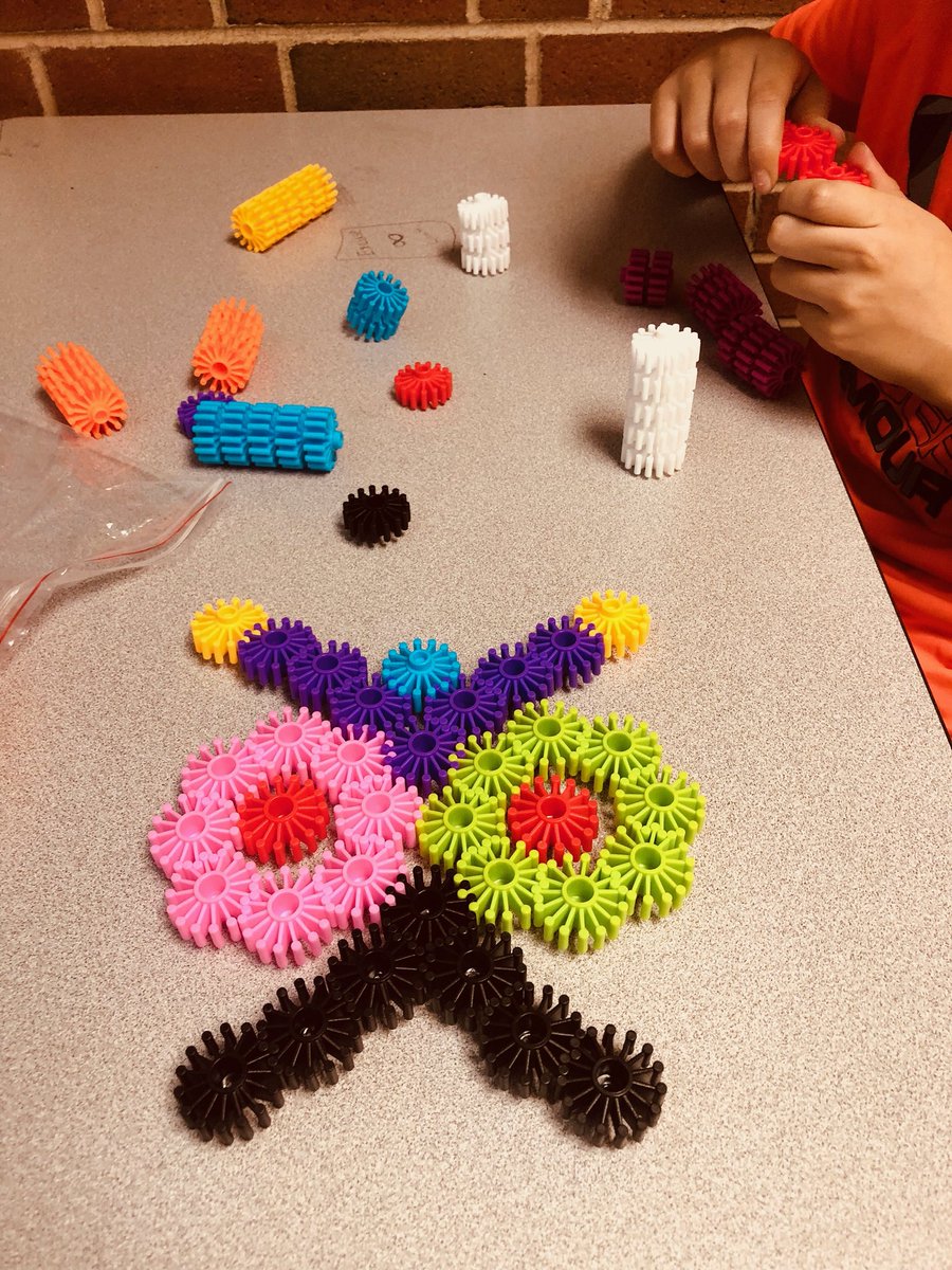 docorotaract's tweet photo. Thanks to donations collected at our School Supply Drive with @tuscolarotary &amp; @Tuscola_Kiwanis in August, we were recently able to purchase some binders &amp; sensory toys for @TuscolaCUSD301 students. Your dollars are making a difference — thank you. #DoCoRotaract https://t.co/iYt6cFIV26