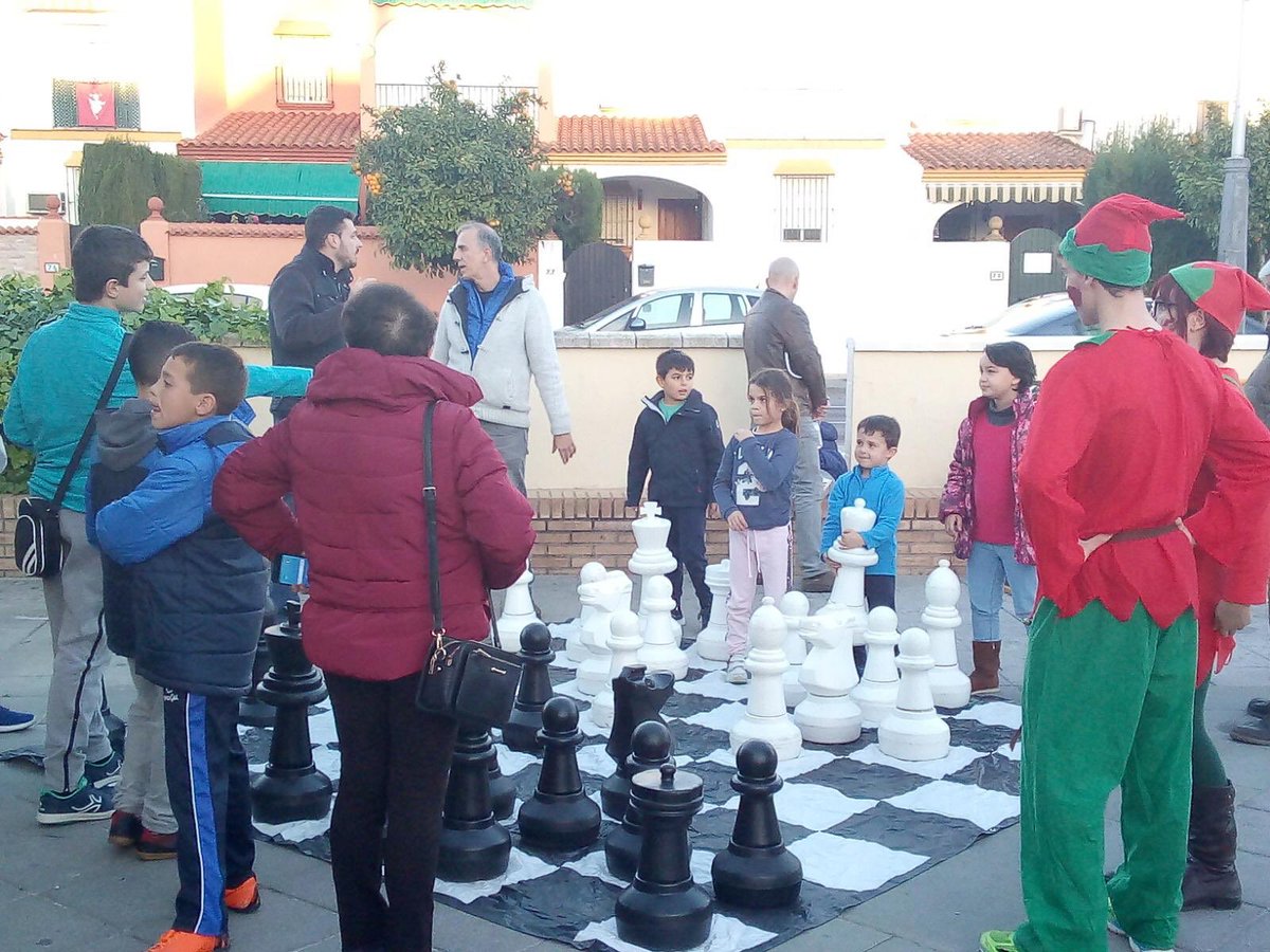 avalverdemacias's tweet photo. Finaliza un fin de semana muy completo, en el que hemos podido disfrutar de las actividades organizadas desde la delegación de Juventud. https://t.co/lAIrpJA0ec #Salteras #Ajarafe https://t.co/rE1nc3FBfC