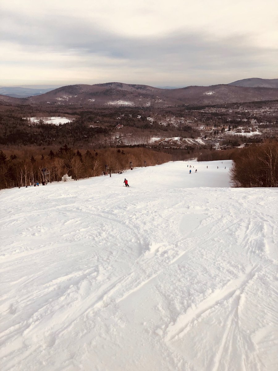 Team6ELA's tweet photo. ⁦It’s beginning to look a lot like Christmas on the slopes!   ⁦@LMSskisbd⁩ https://t.co/MLOxvdmDjx
