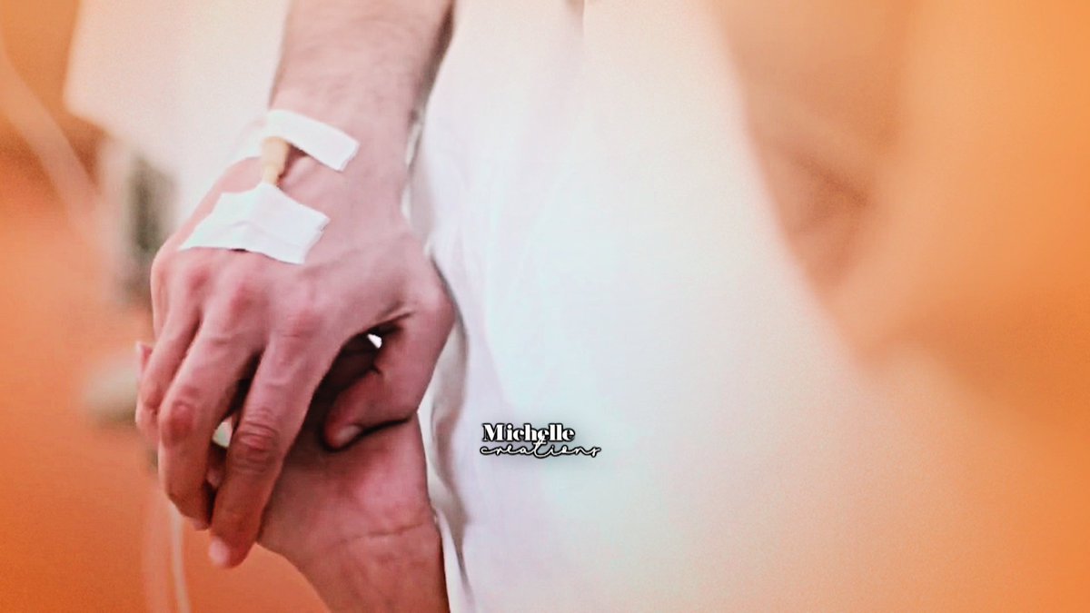 idontgiveawott's tweet photo. Shivaay tightening the grip of their hands 😭😭

#ShivikaForever https://t.co/SdI83edsBu