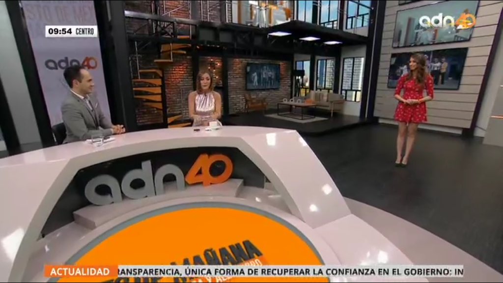 ToledanoFan's tweet photo. @aletoledan Hermosa, inteligente y muy carismática en @adn40 https://t.co/eTyqNFEPAd