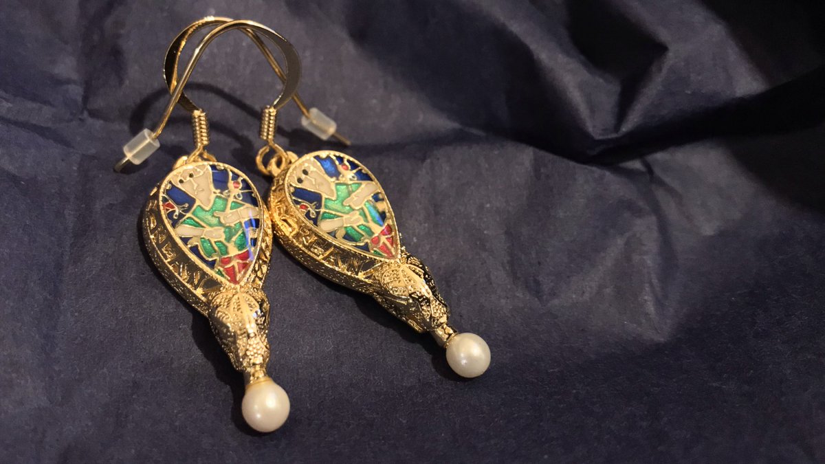 StephenieEloise's tweet photo. 99% sure I could not have come home from #MSSinASK to a more appropriate package. (Shoutout to @MxComan for alerting me to the existence of these beauties from the @AshmoleanMuseum!) https://t.co/mdkRnh0Kka