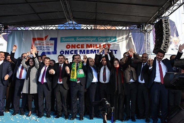 Yolumuz AK, düşüncemiz AK, yarınlarımız da AK olacaktır.  Büyükşehir Belediye Başkan Adayı Sn. Zeynel Abidin Beyazgül üzerinden oynanan hiç bir oyun karşılık bulamayacak ve rekor bir oy ile seçilecektir. @akparti @azmiekincii
<a href="/akpartiurfa/">AK PARTİ ŞANLIURFA</a> <a href="/zabeyazgul/">Zeynel Abidin BEYAZGÜL</a>
#BuyukOyunaDikkat