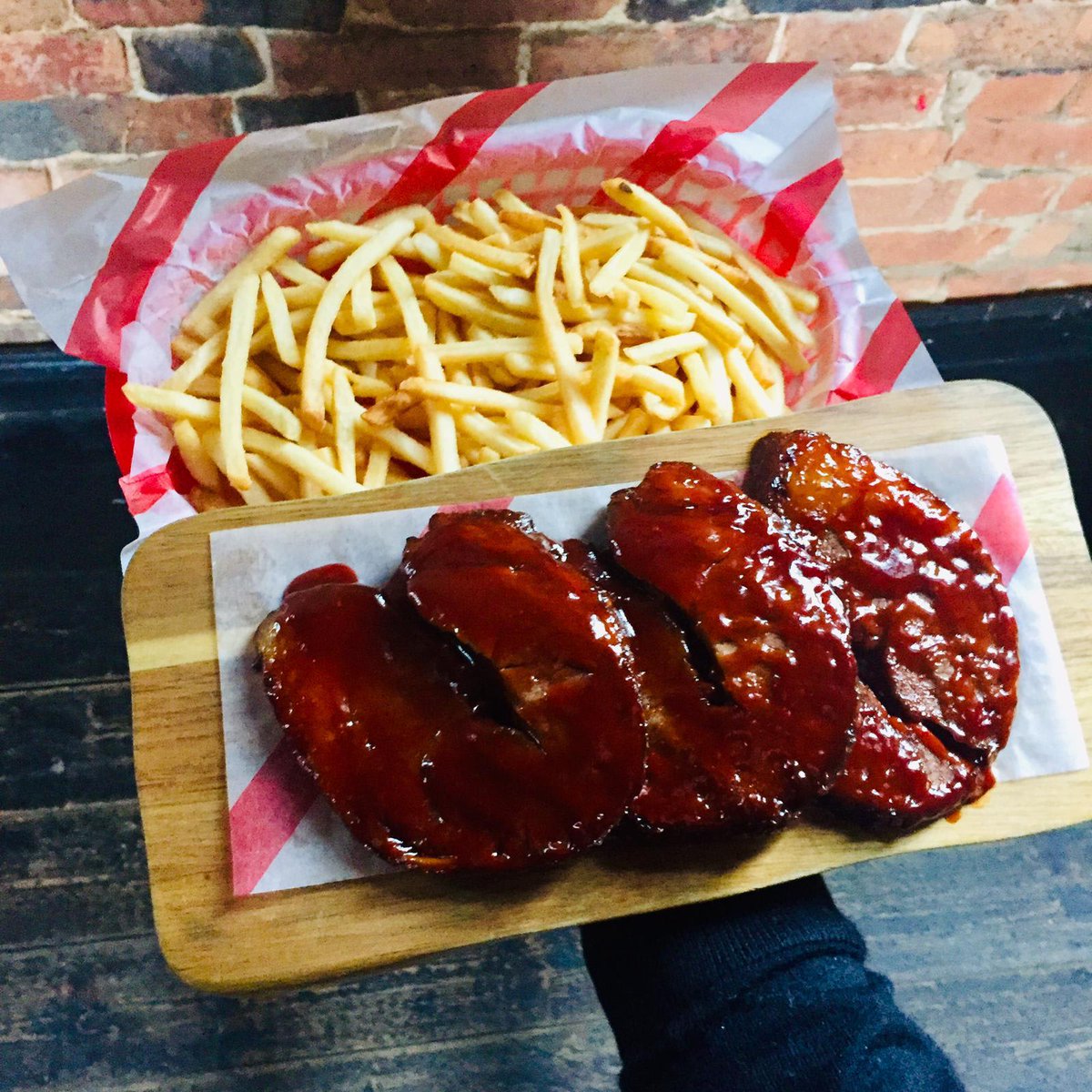How do we make the Texas Style BBQ Beef Brisket taste so unforgettably good? It's tenderly slow-cooked for 12 hours 😍

Find more dishes to make your mouth water: bit.ly/2DCEddb