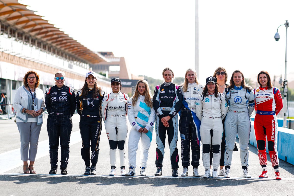 Great to see so many promising female drivers taking part in the @FIAFormulaE test after the #AdDiriyahEPrix #fia #fiawim