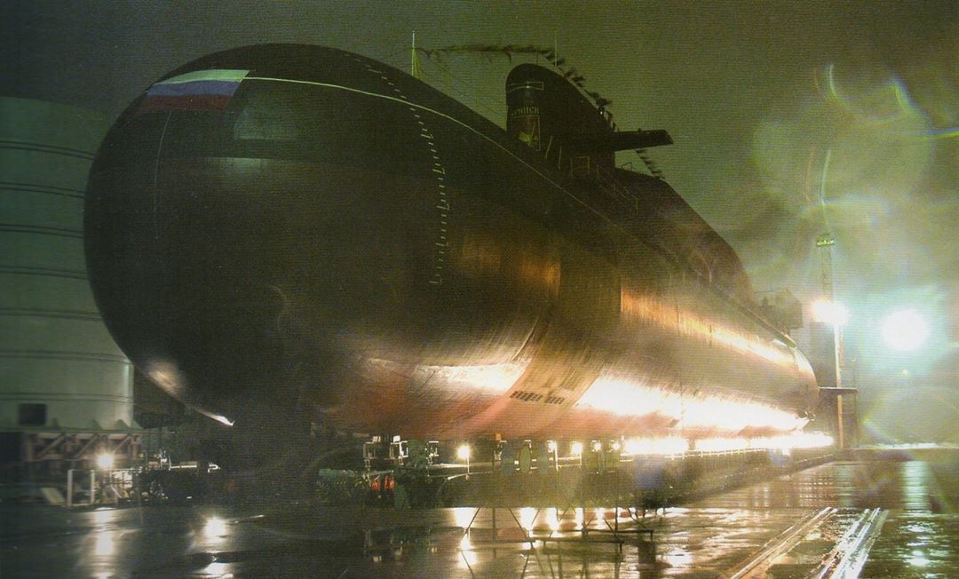 KingNeptune767's tweet image. #DeltaClass #SSBN K-117 on a rainy February morning in 1988 ready for launch. 

#SubSunday #Submarines
