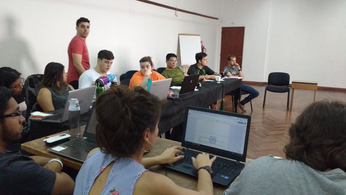 oajnusalta's tweet photo. Seguimos en la #AA2018 💪 La Asamblea de Asociados de @oajnu sigue debatiendo 🙋 https://t.co/RXlKZNPDb4